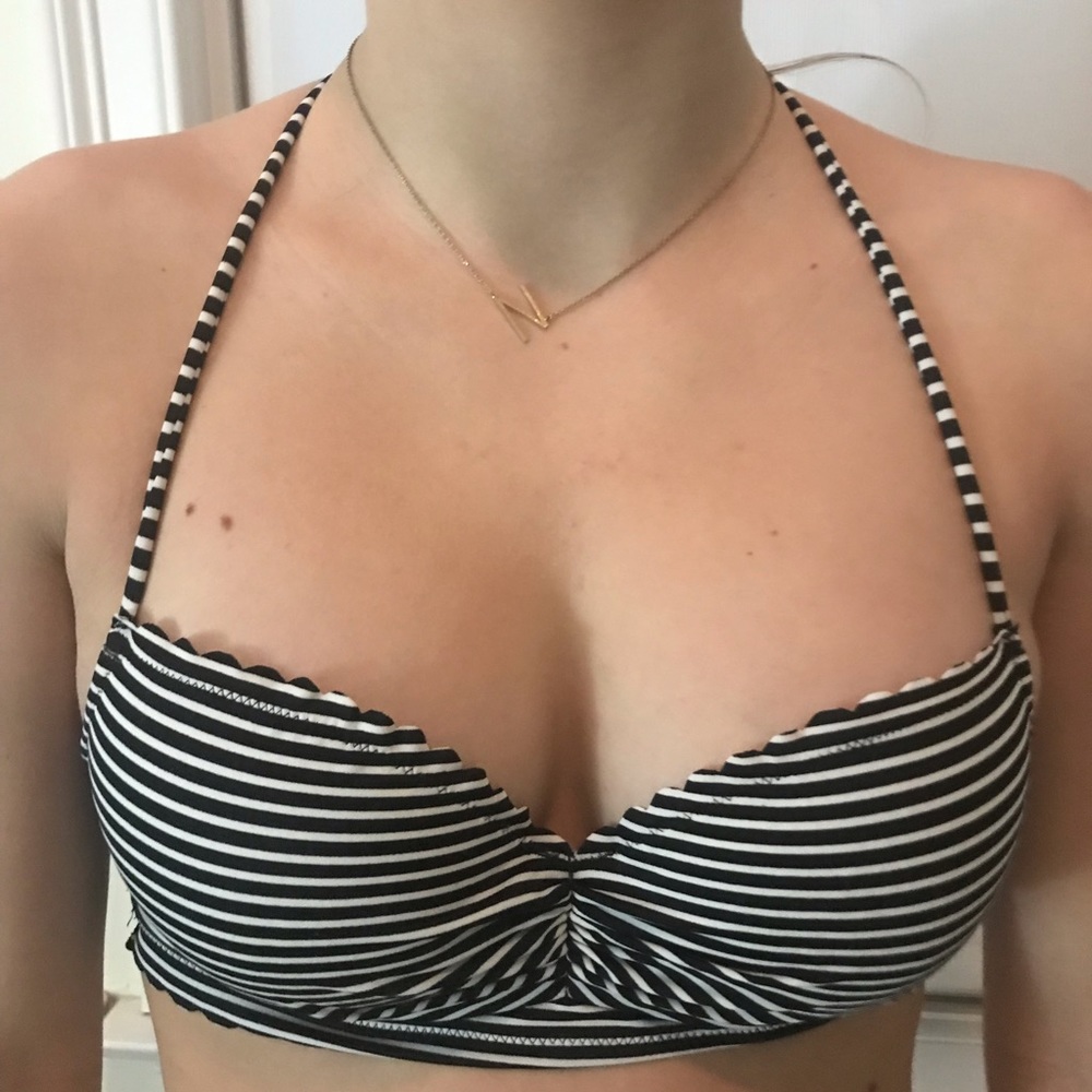 VICTORIA SECERET SWIM TOP